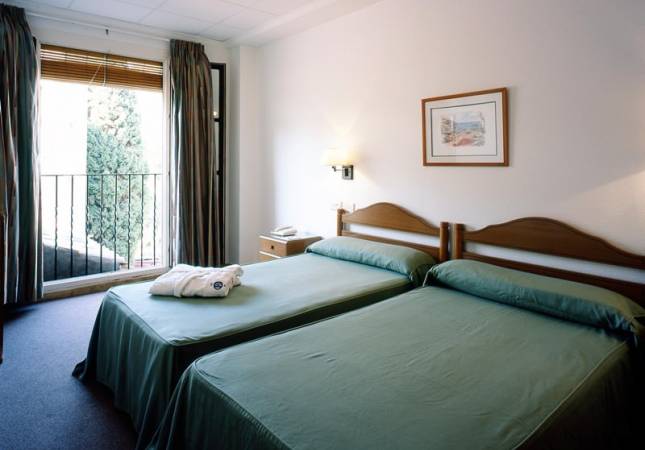 Espaciosas habitaciones en Balneario de Archena Hotel León. Disfruta  nuestro Spa y Masaje en Murcia
